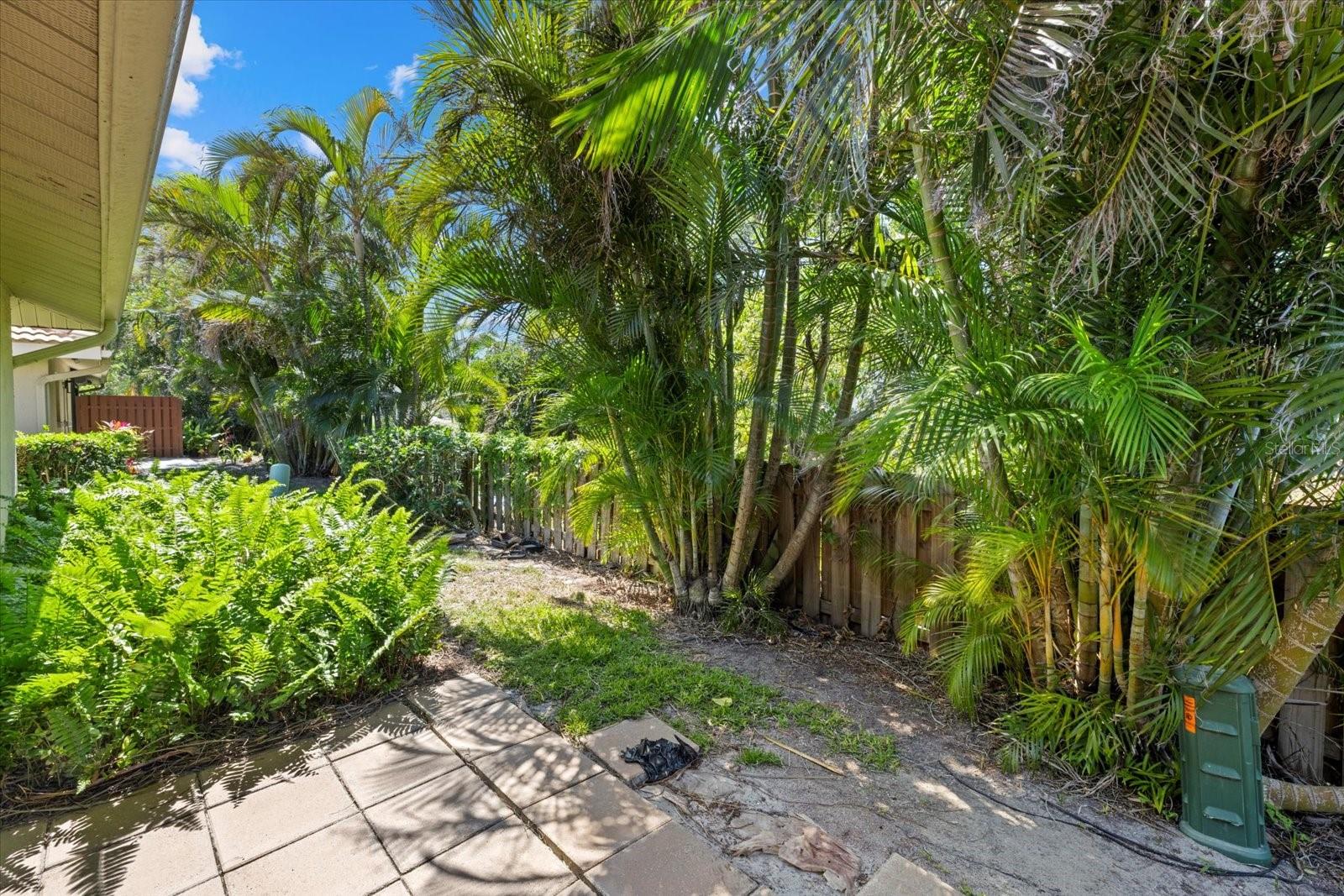 7205 WOOD CREEK DR #16, SARASOTA, FL, 34231
