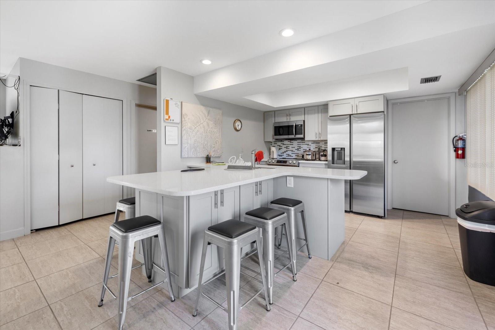 7205 WOOD CREEK DR #16, SARASOTA, FL, 34231