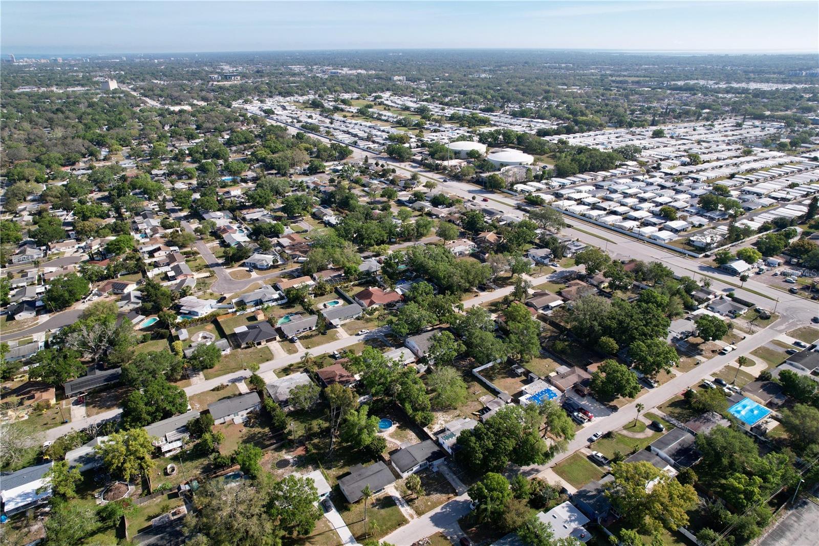 910 LAKESIDE DR, LARGO, FL, 33778
