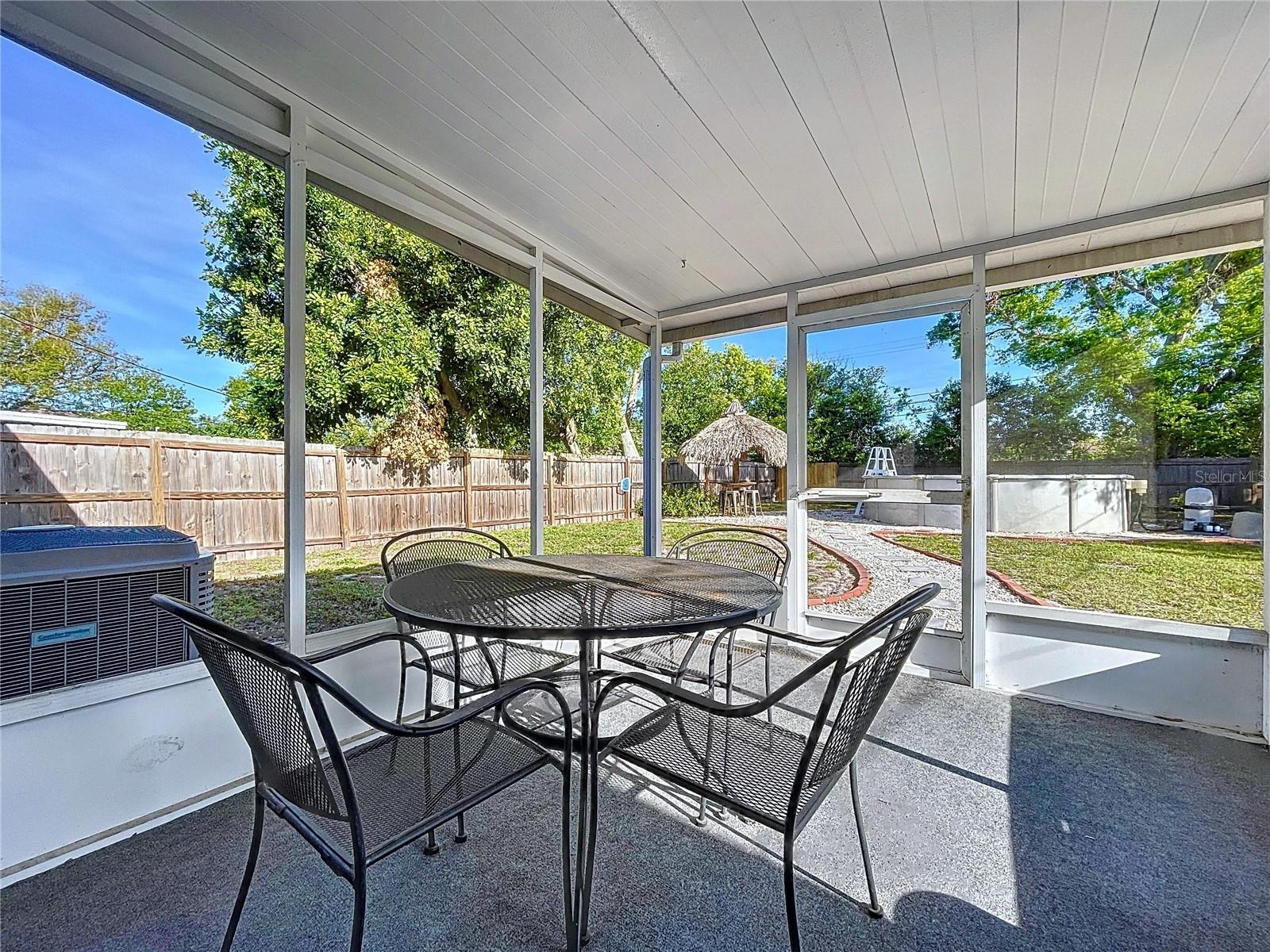 910 LAKESIDE DR, LARGO, FL, 33778