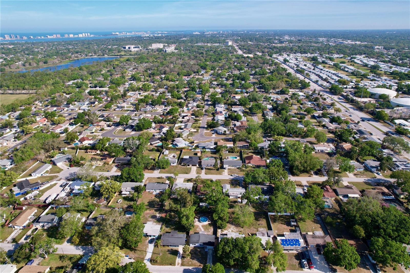 910 LAKESIDE DR, LARGO, FL, 33778