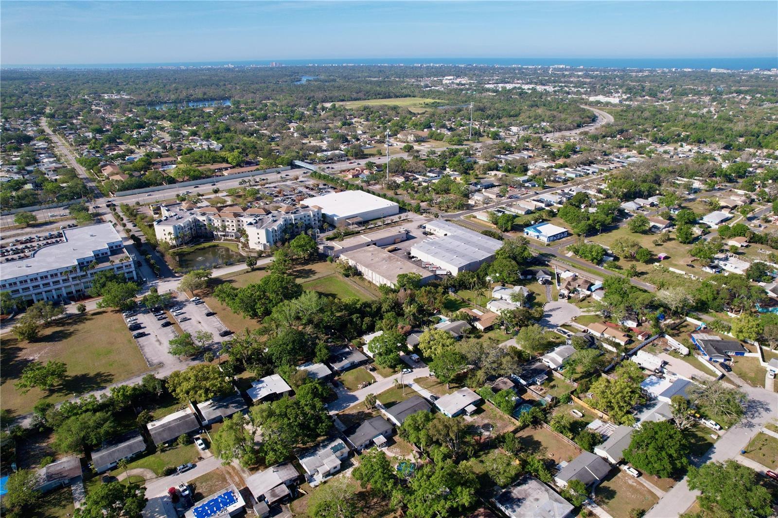 910 LAKESIDE DR, LARGO, FL, 33778