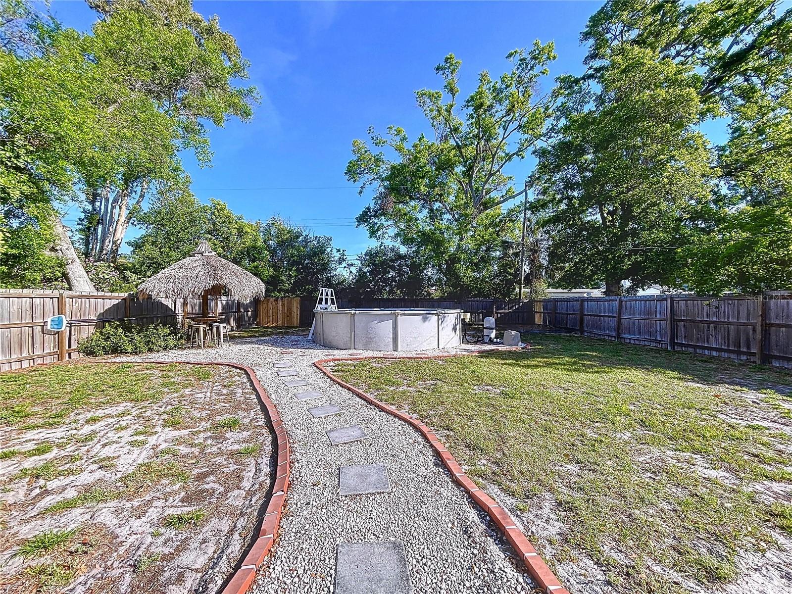 910 LAKESIDE DR, LARGO, FL, 33778