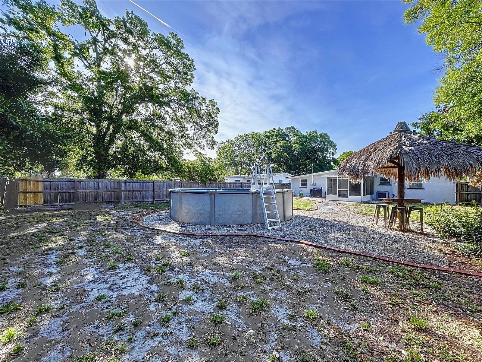 910 LAKESIDE DR, LARGO, FL, 33778
