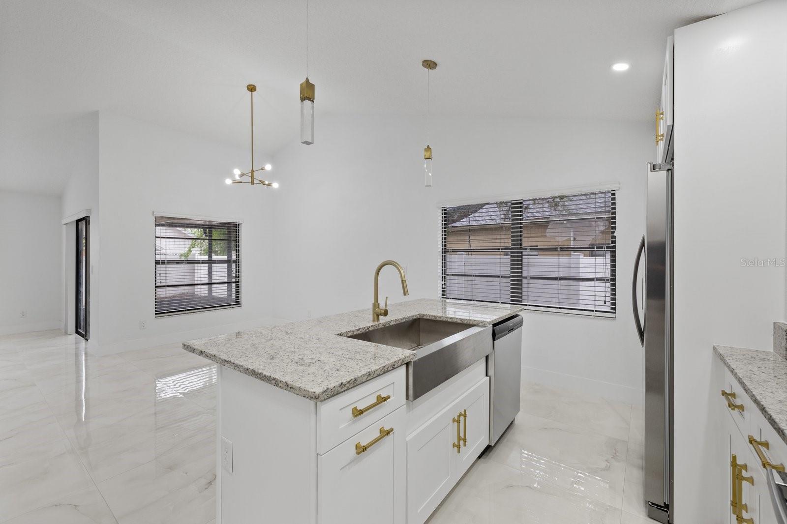 5483 FRIARSWAY DR, TAMPA, FL, 33624