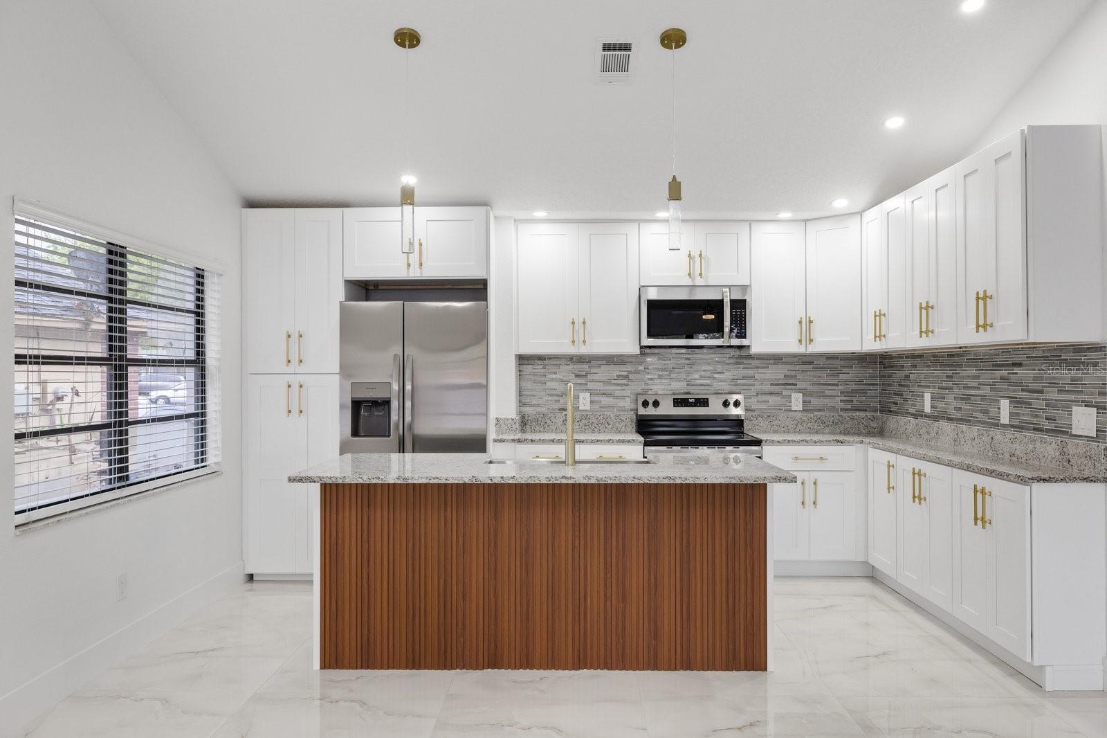 5483 FRIARSWAY DR, TAMPA, FL, 33624