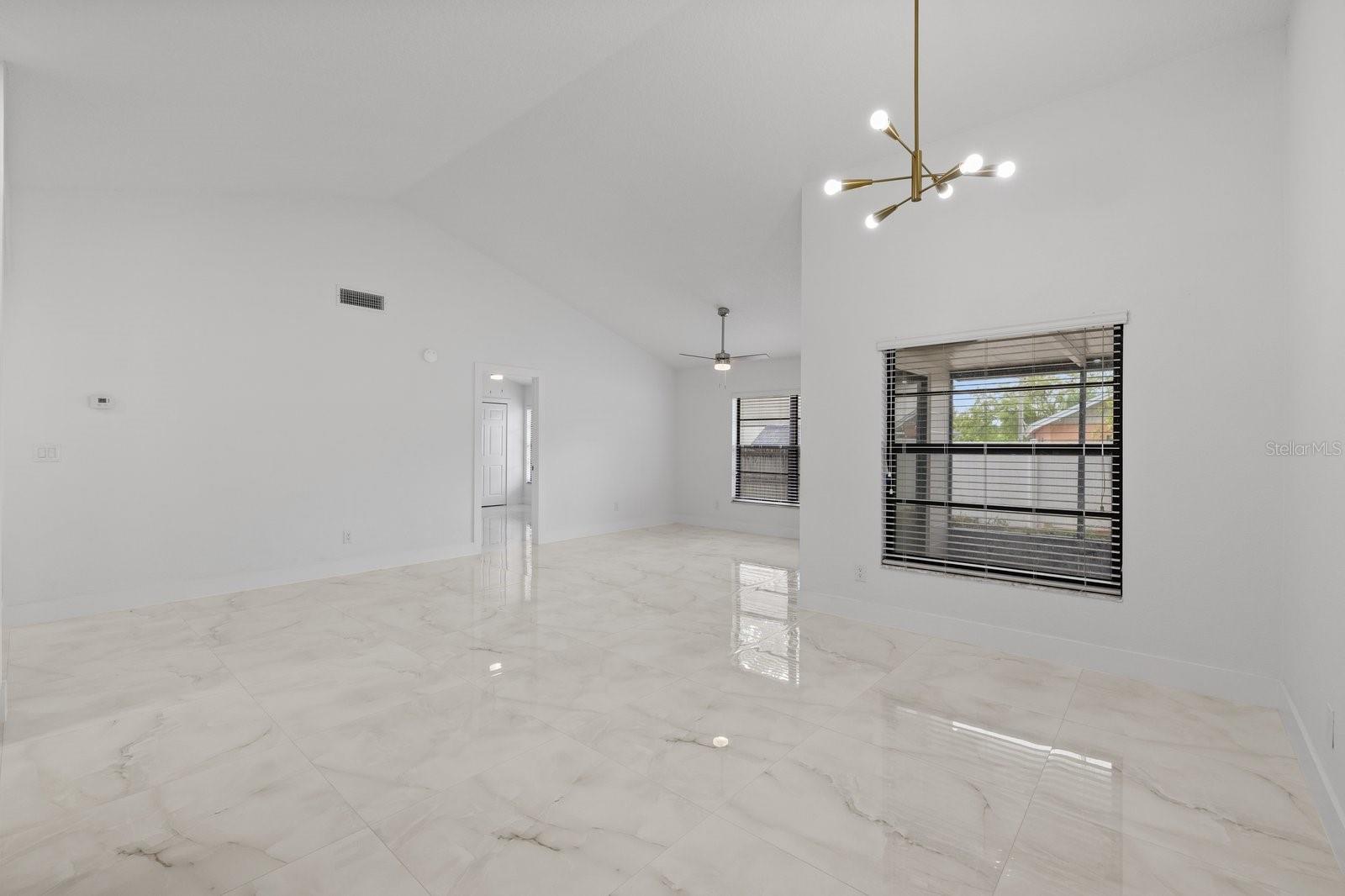 5483 FRIARSWAY DR, TAMPA, FL, 33624