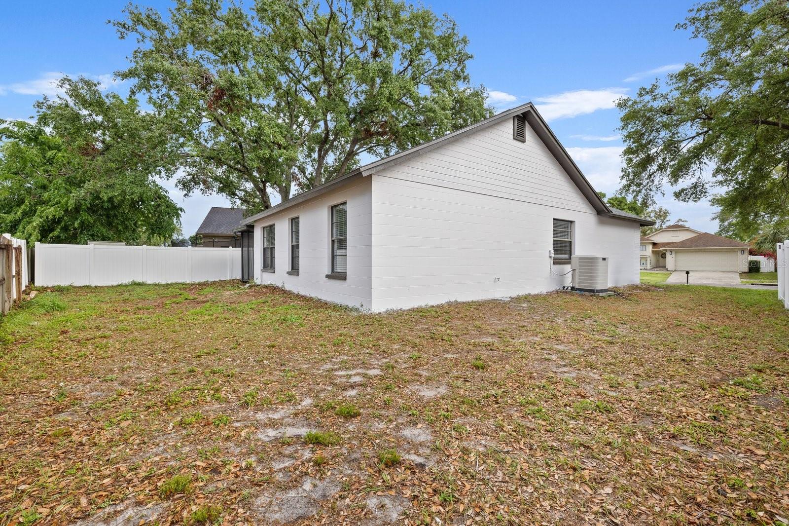 5483 FRIARSWAY DR, TAMPA, FL, 33624