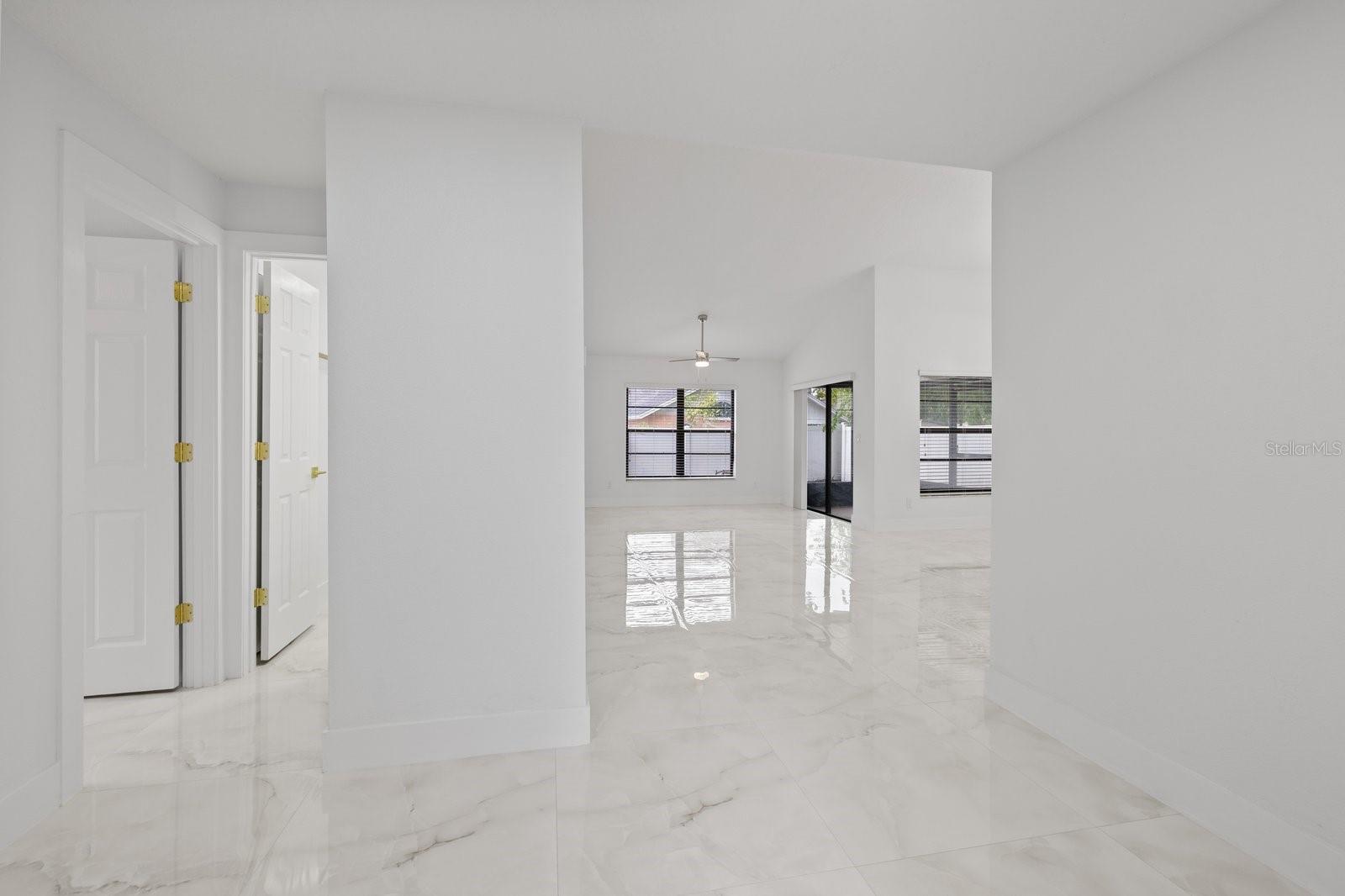 5483 FRIARSWAY DR, TAMPA, FL, 33624