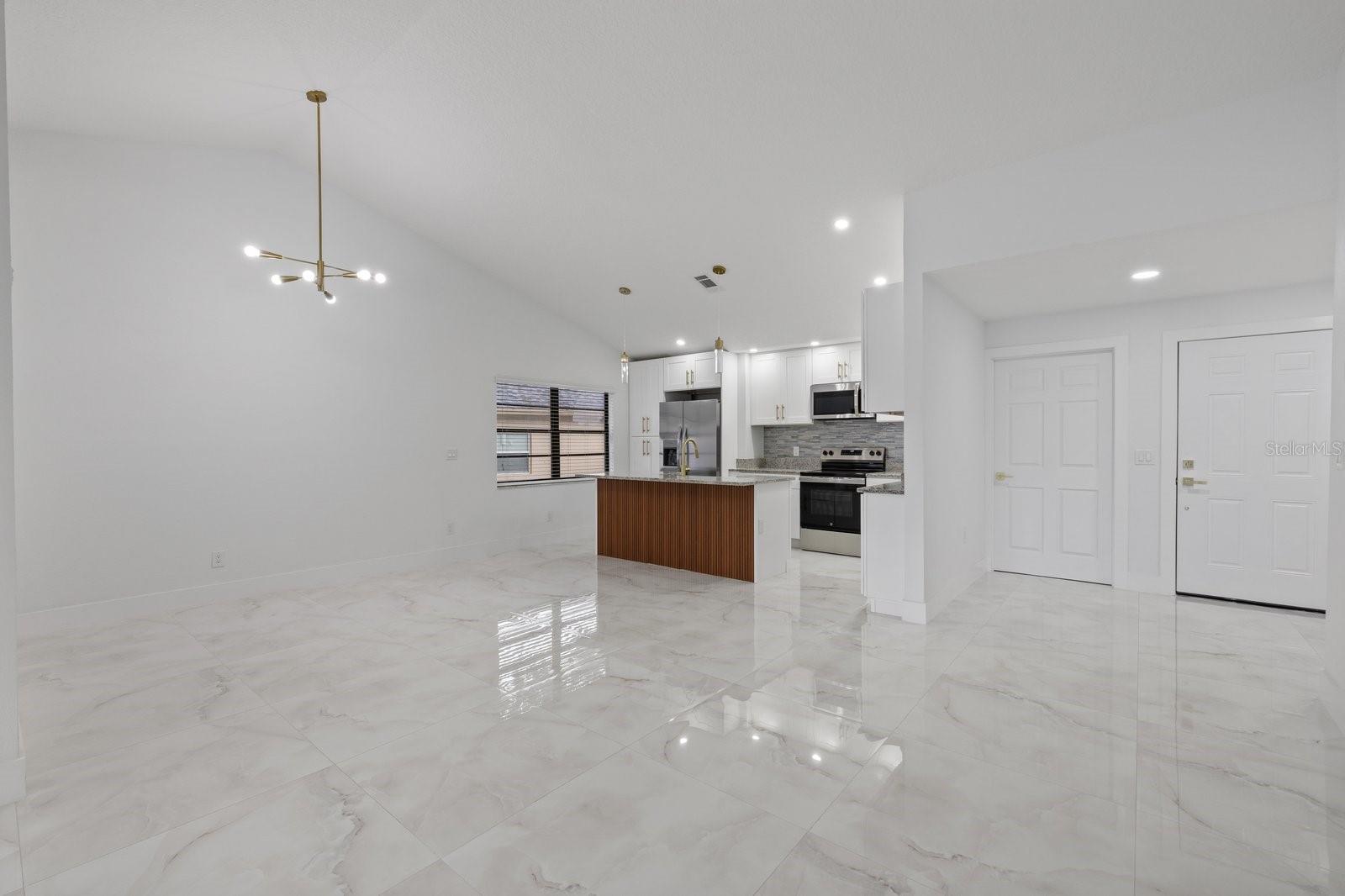 5483 FRIARSWAY DR, TAMPA, FL, 33624