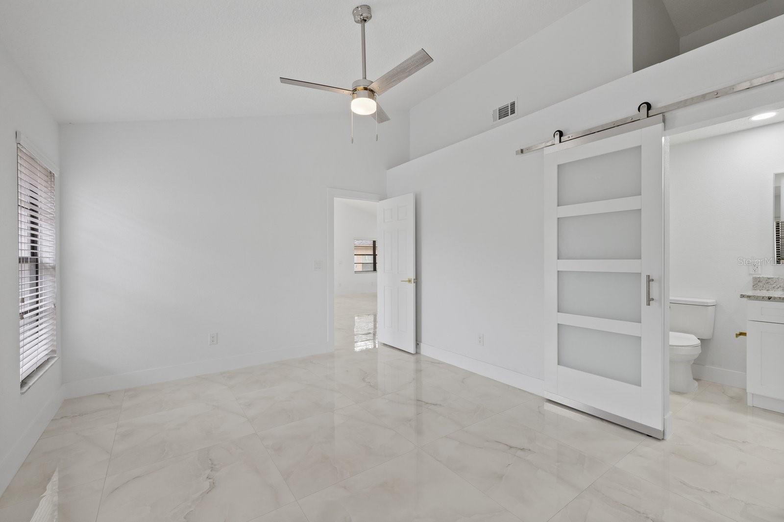 5483 FRIARSWAY DR, TAMPA, FL, 33624