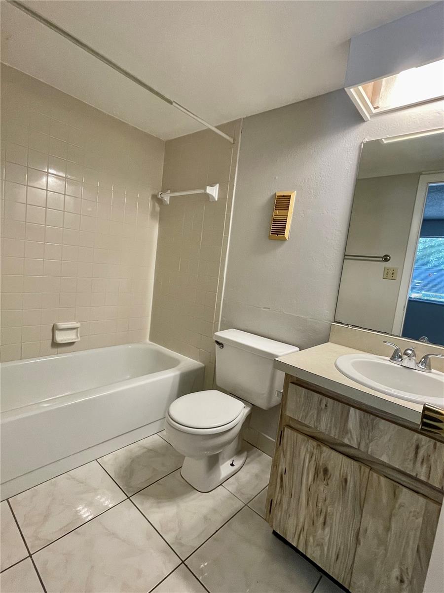 5022 TERRACE PALMS CIR #101, TAMPA, FL, 33617