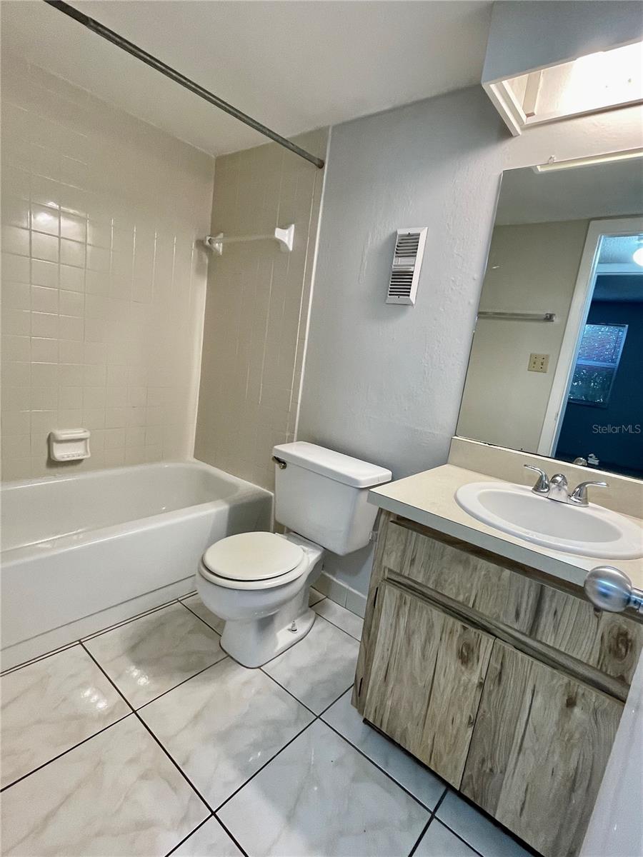 5022 TERRACE PALMS CIR #101, TAMPA, FL, 33617