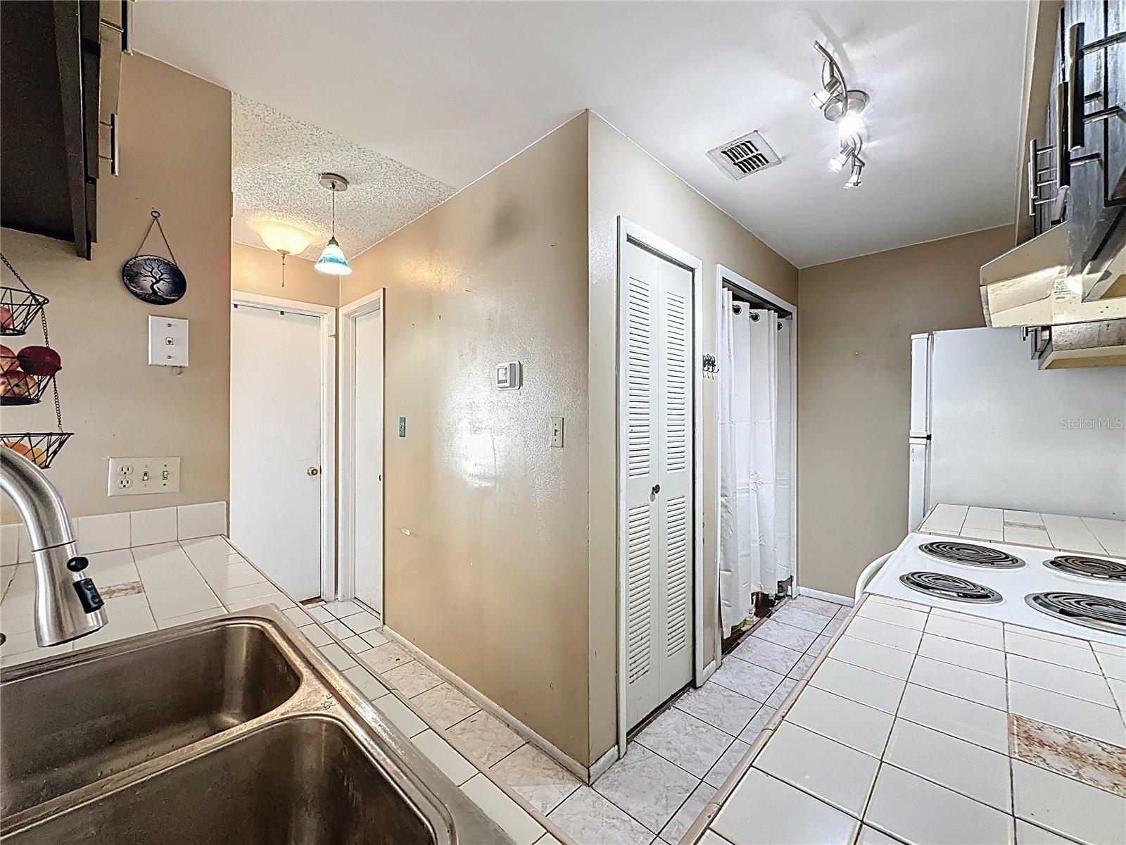 4858 S SEMORAN BLVD #2108, ORLANDO, FL, 32822