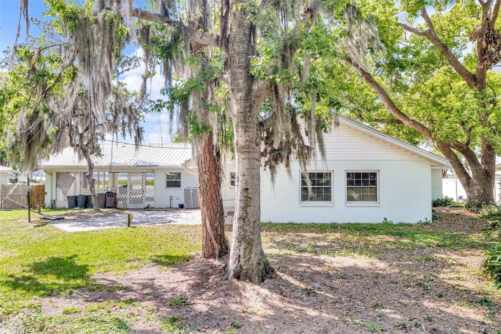 1609 E LAKE PARKER DR, LAKELAND, FL, 33801