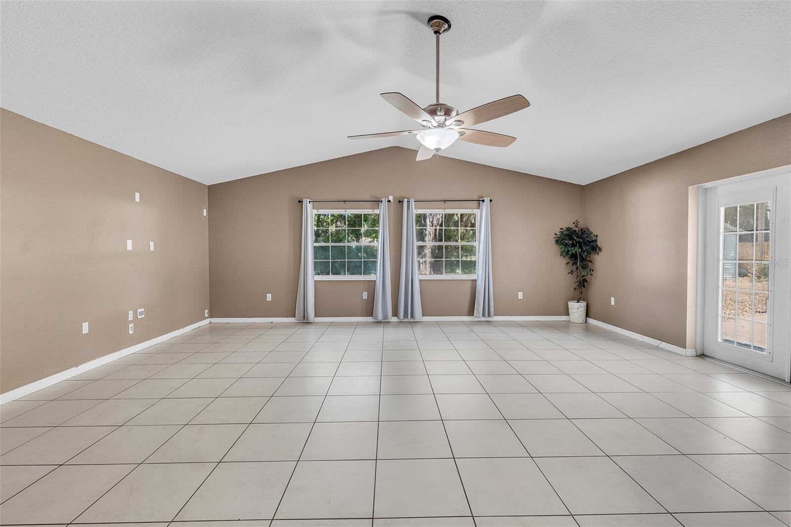 1609 E LAKE PARKER DR, LAKELAND, FL, 33801