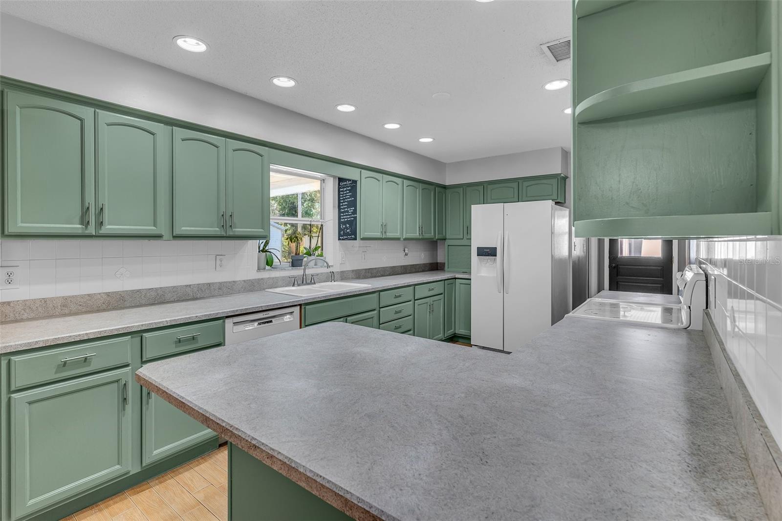 1609 E LAKE PARKER DR, LAKELAND, FL, 33801