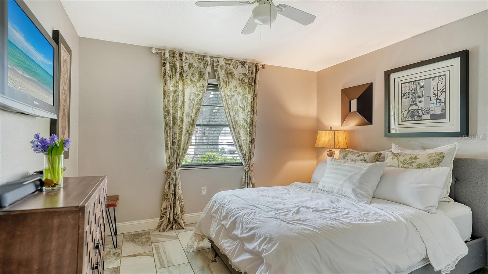 3842 GLEN OAKS MANOR DR, SARASOTA, FL, 34232