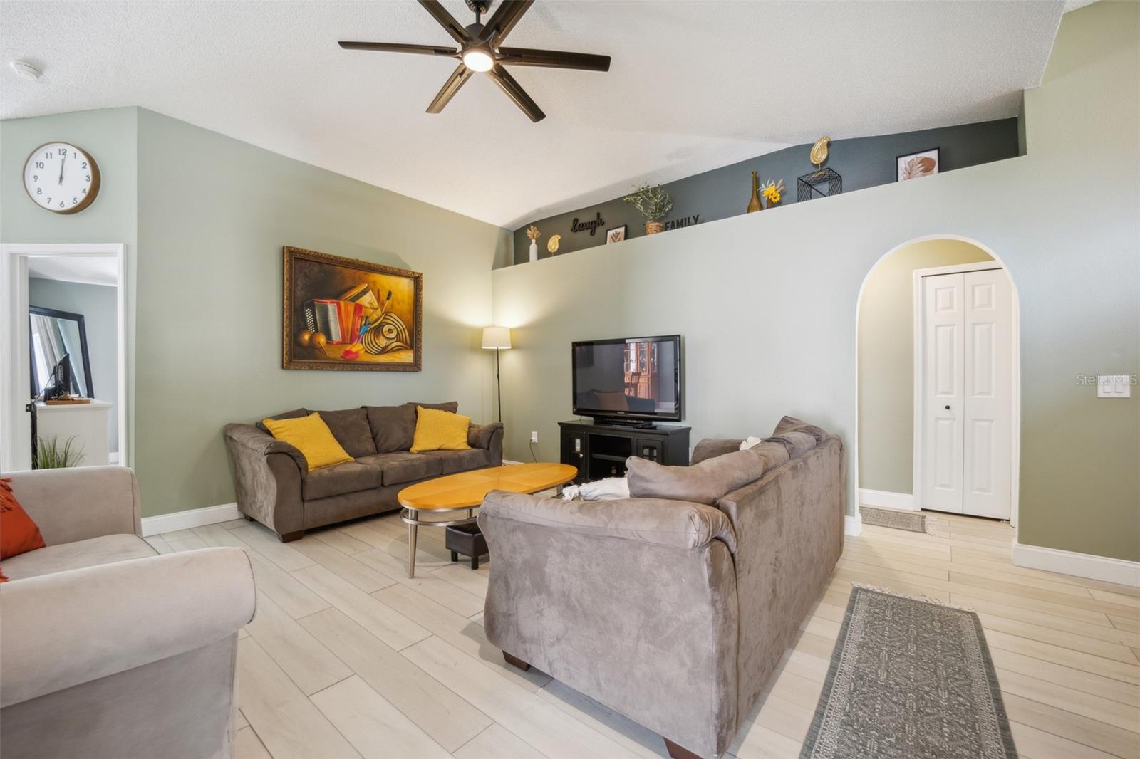 13004 WATERBOURNE DR, GIBSONTON, FL, 33534