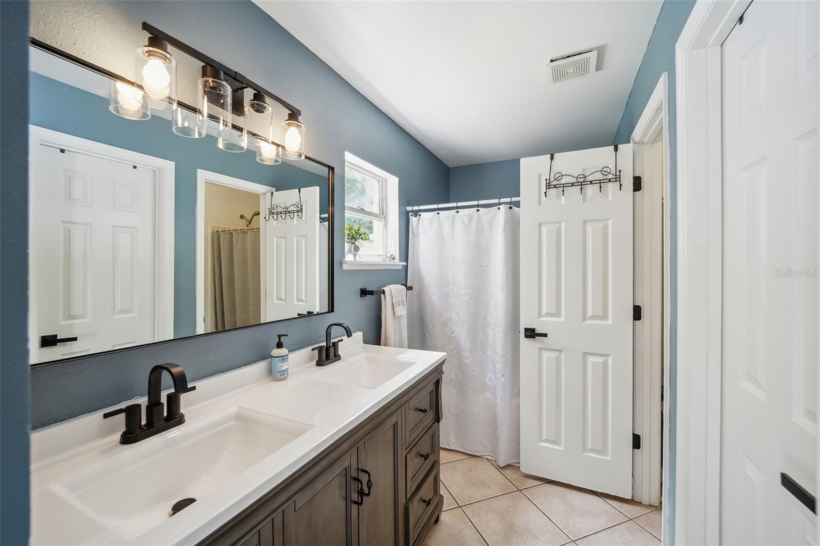 13004 WATERBOURNE DR, GIBSONTON, FL, 33534