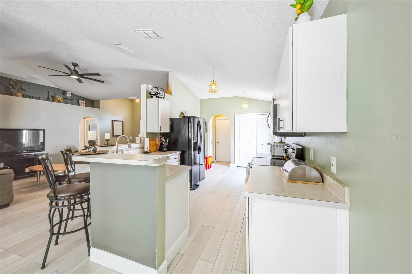 13004 WATERBOURNE DR, GIBSONTON, FL, 33534