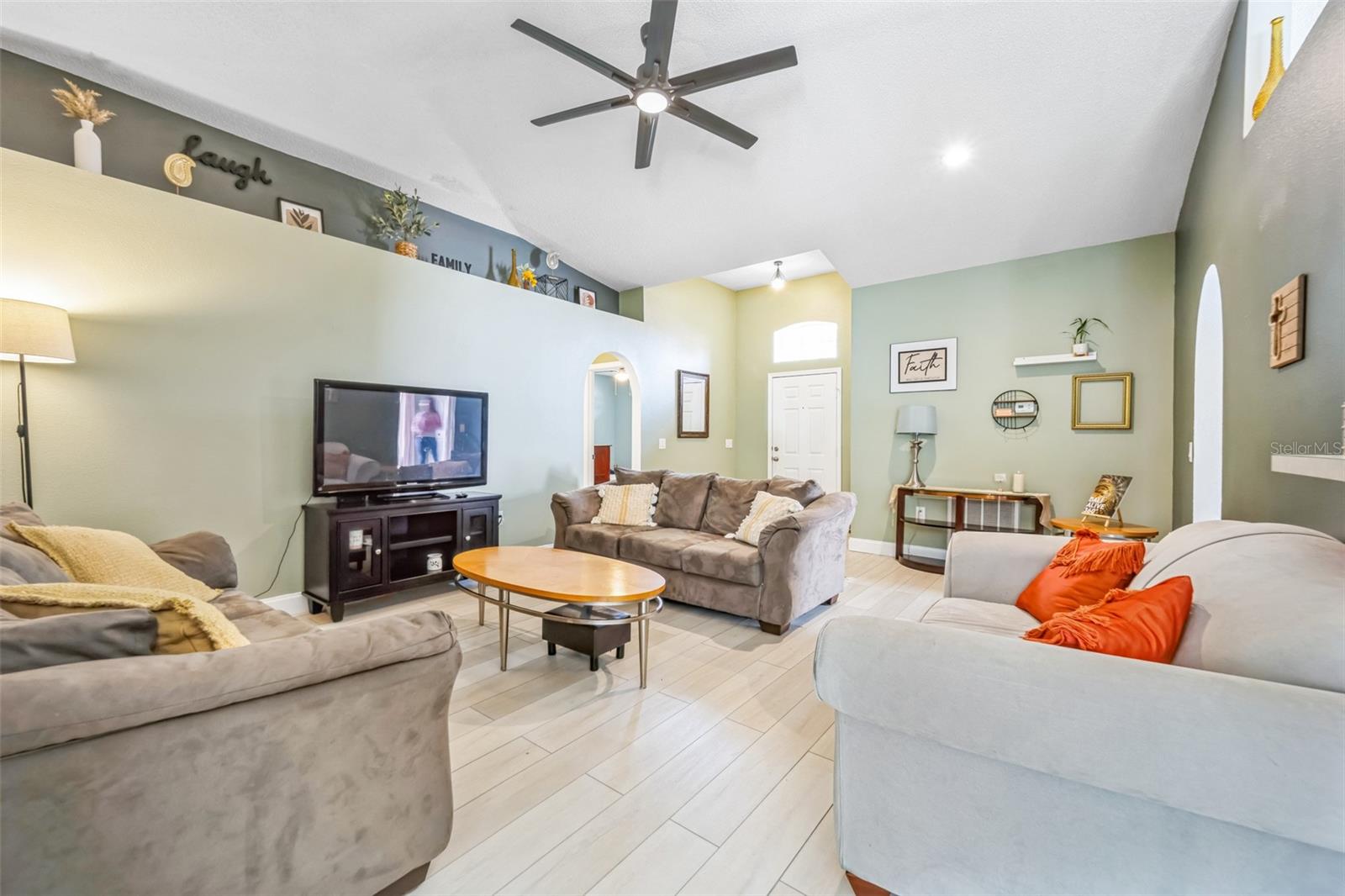 13004 WATERBOURNE DR, GIBSONTON, FL, 33534