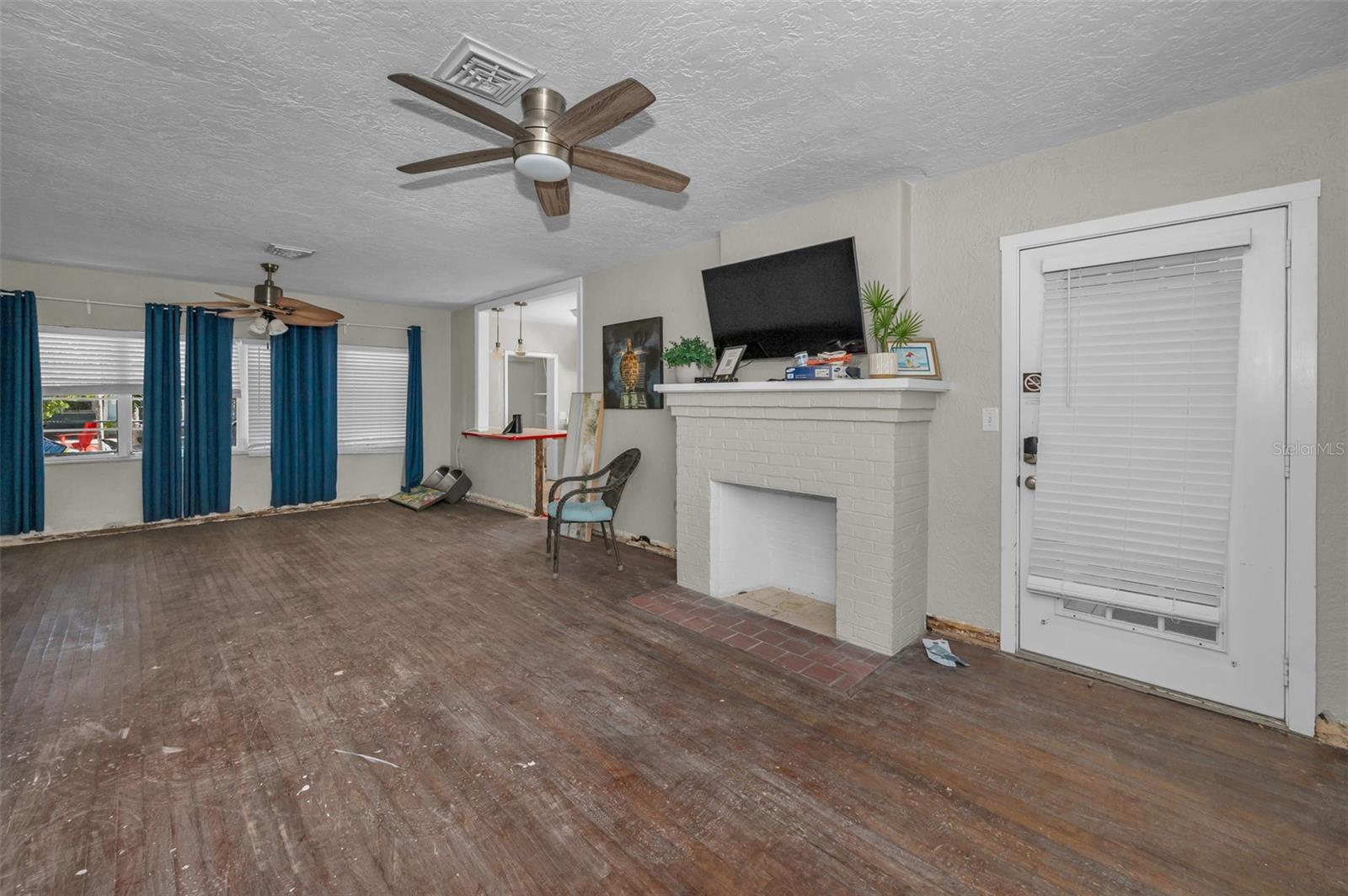 805 BRUCE AVE, CLEARWATER BEACH, FL, 33767