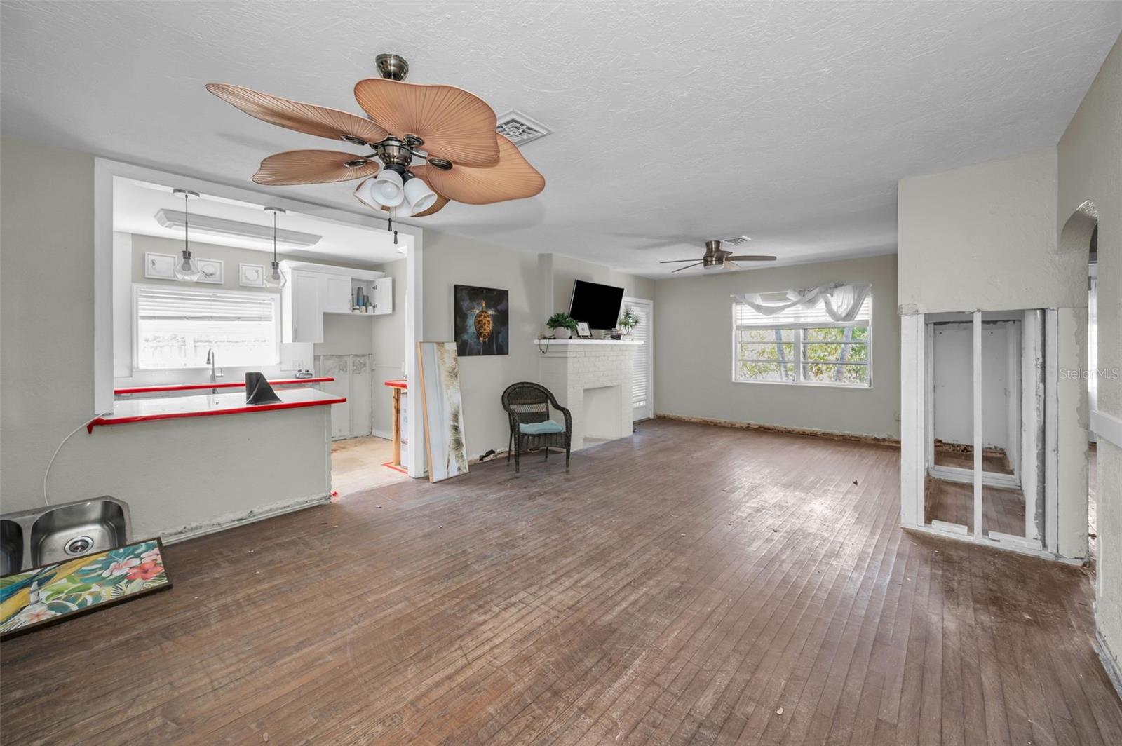 805 BRUCE AVE, CLEARWATER BEACH, FL, 33767