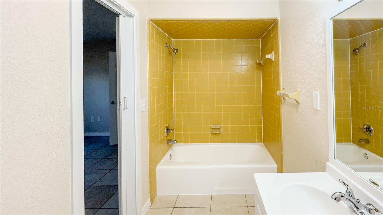 536 LAKEHURST AVE NW, PORT CHARLOTTE, FL, 33952