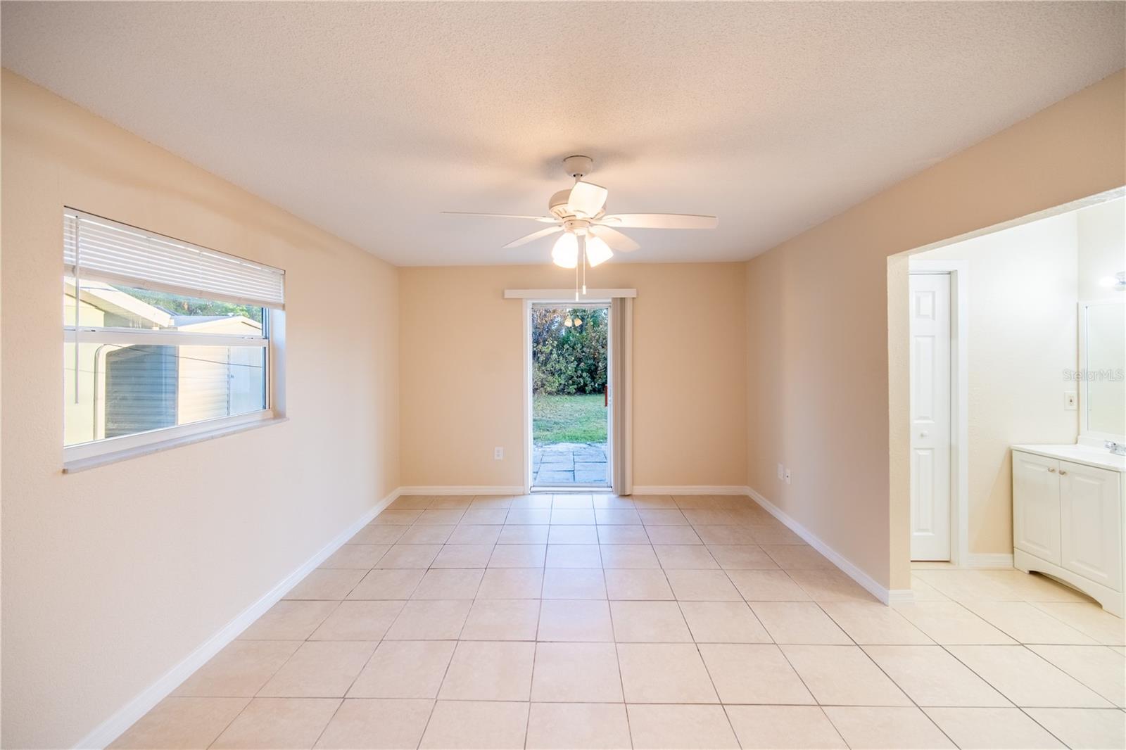 536 LAKEHURST AVE NW, PORT CHARLOTTE, FL, 33952