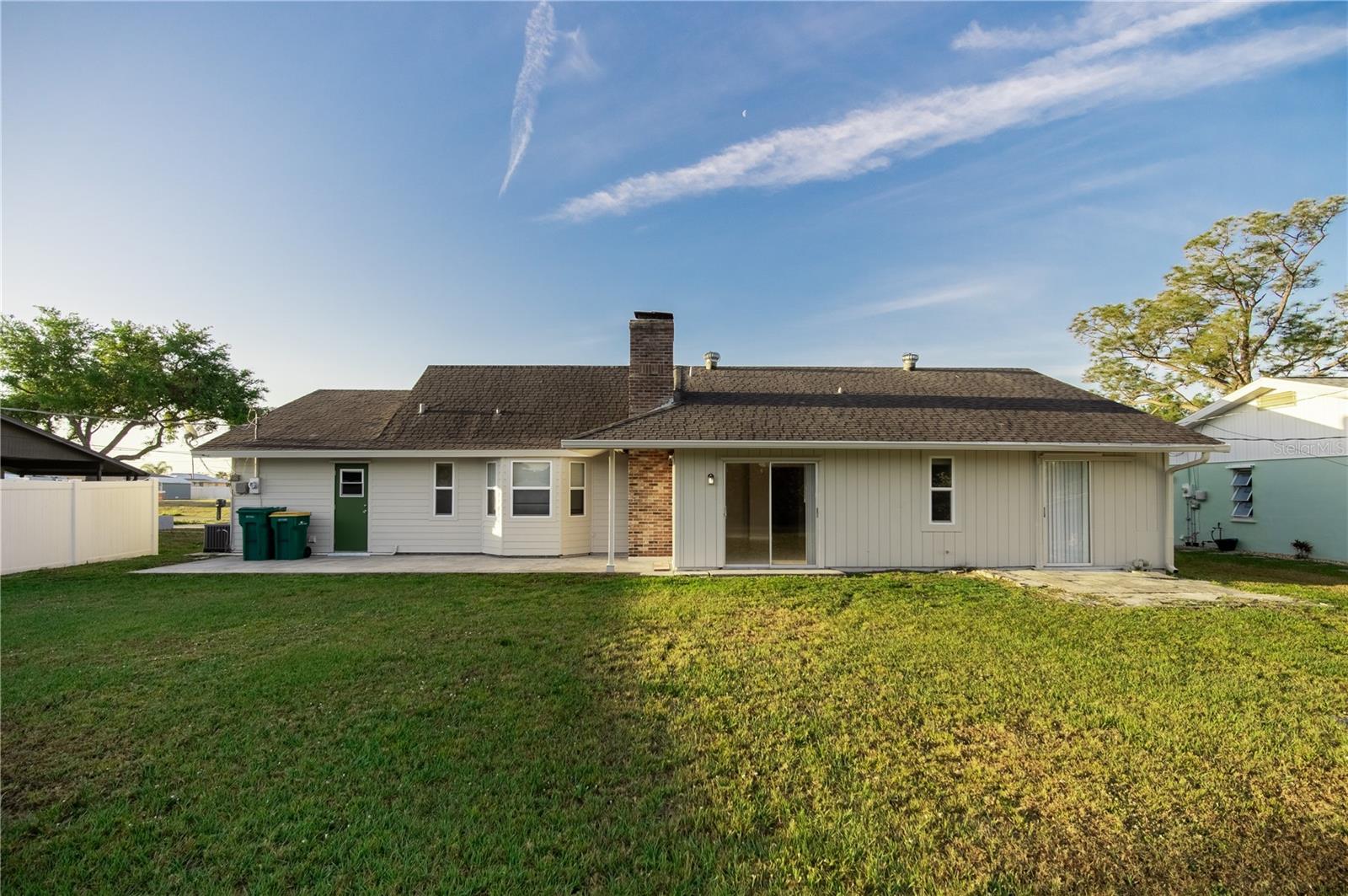 536 LAKEHURST AVE NW, PORT CHARLOTTE, FL, 33952