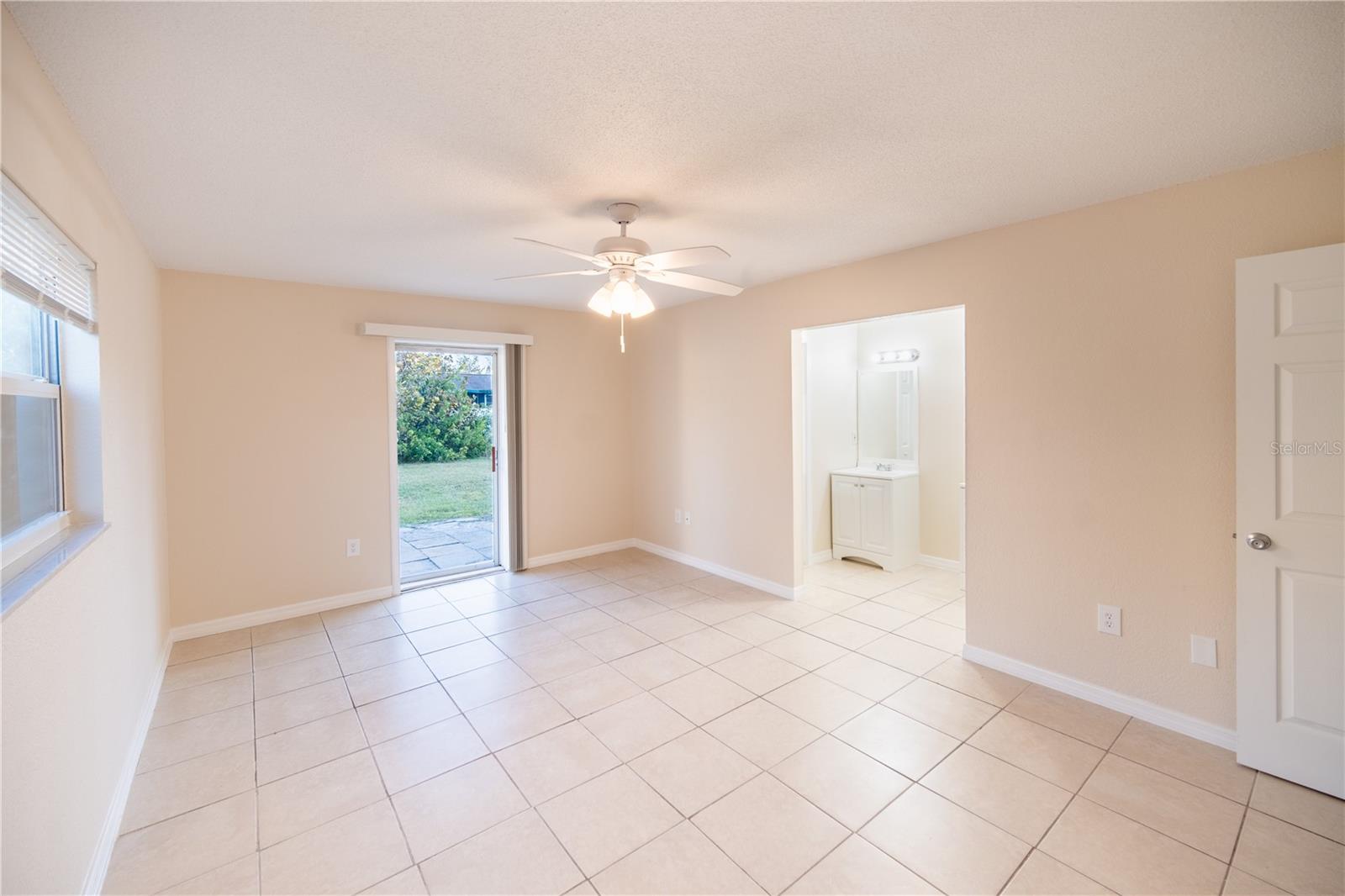 536 LAKEHURST AVE NW, PORT CHARLOTTE, FL, 33952