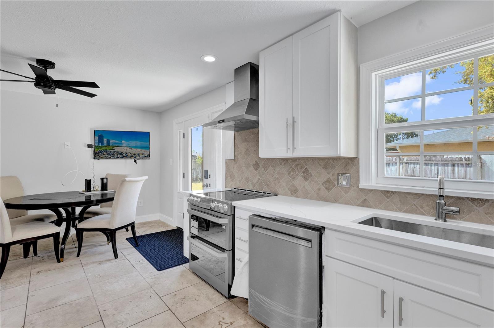 196 HIBISCUS LN, KISSIMMEE, FL, 34743