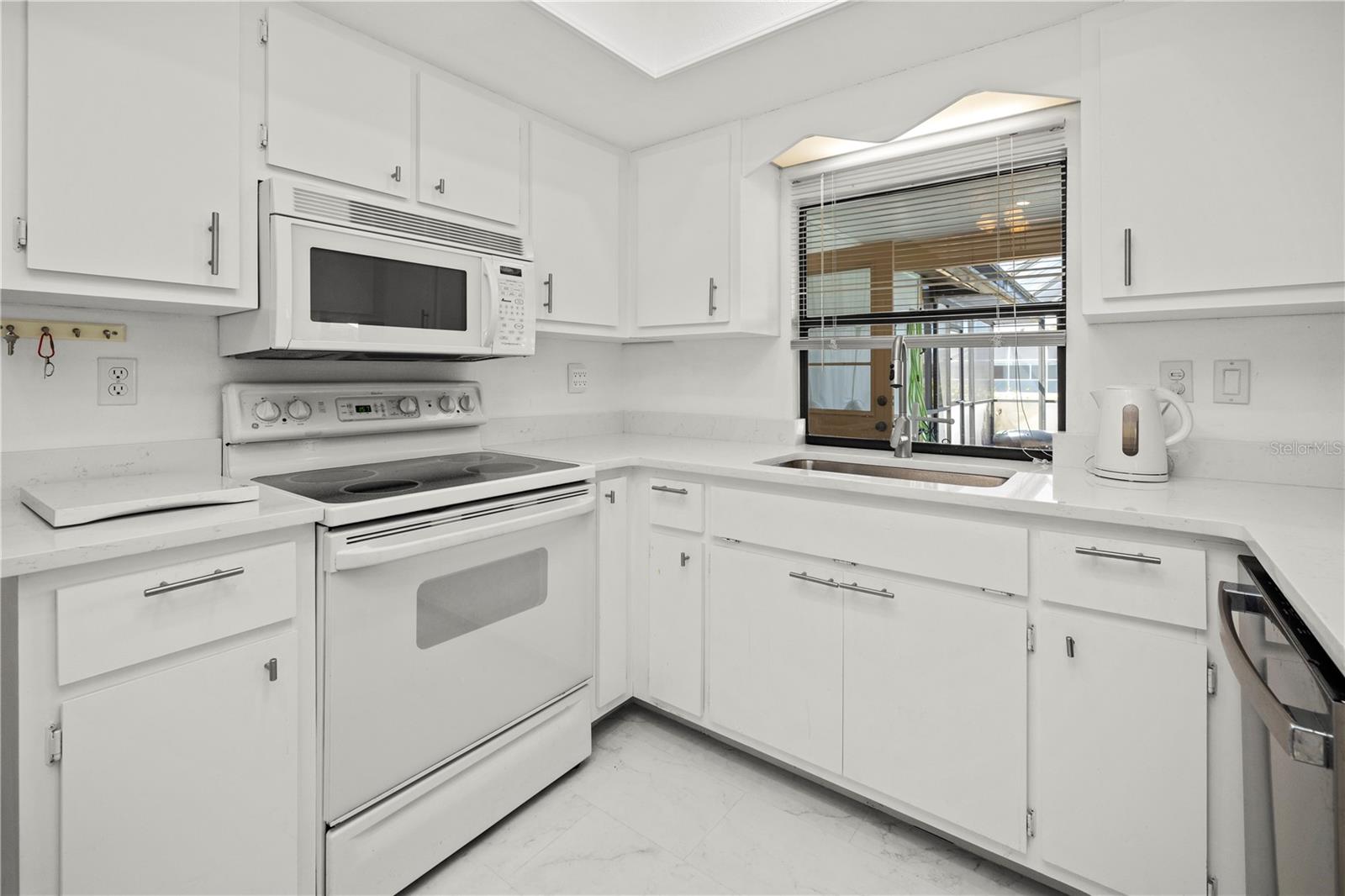 2333 RIO DE JANEIRO AVE, PUNTA GORDA, FL, 33983