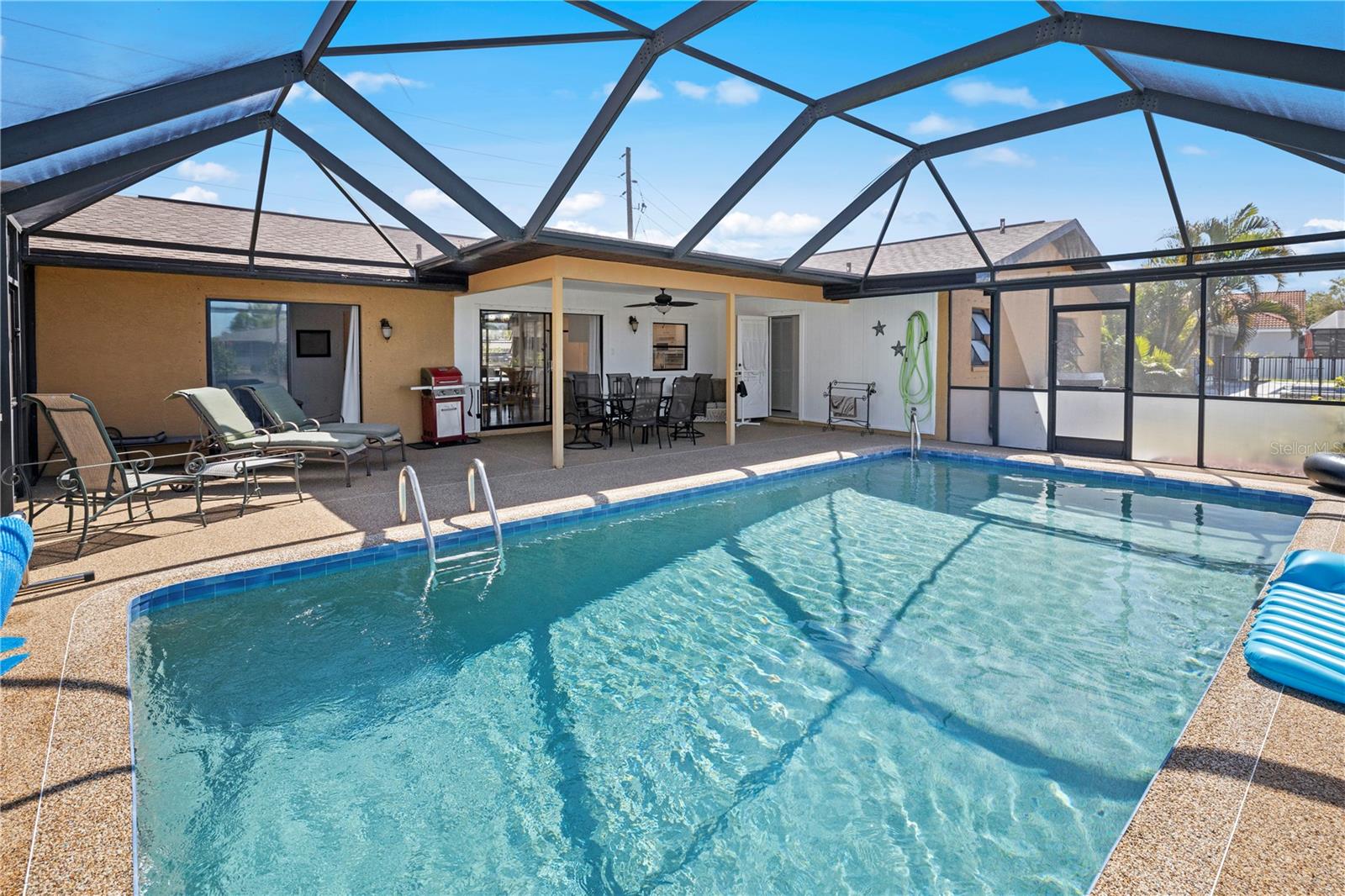 2333 RIO DE JANEIRO AVE, PUNTA GORDA, FL, 33983