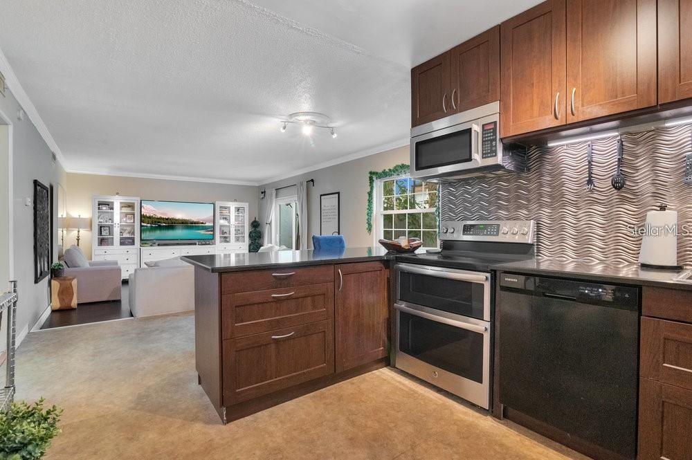 1000 S SEMORAN BLVD #S, WINTER PARK, FL, 32792