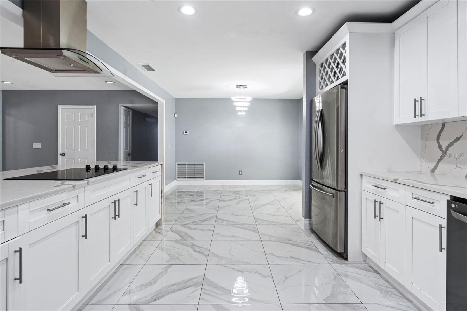 6421 SANTA MONICA DR, TAMPA, FL, 33615