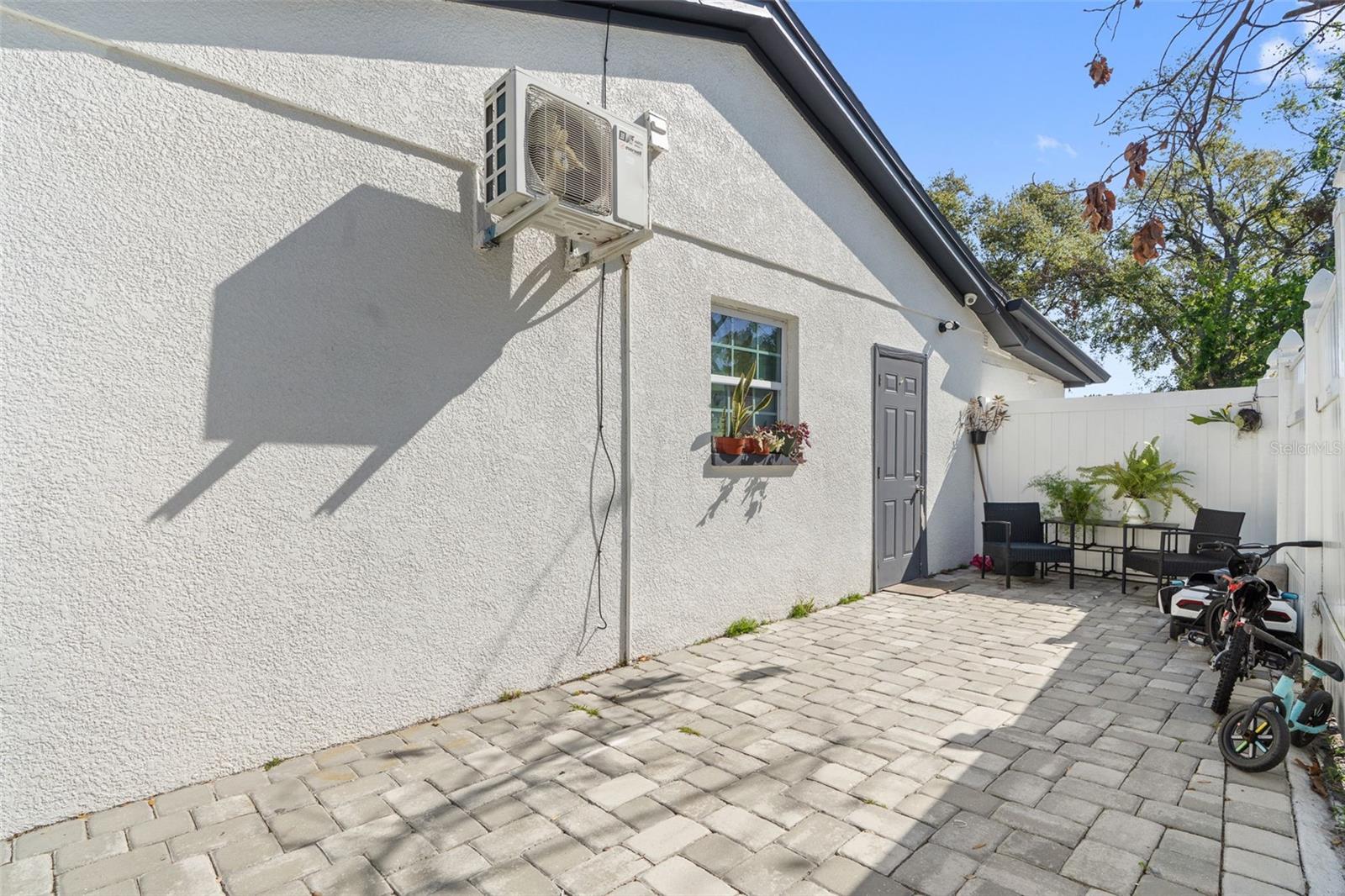 6421 SANTA MONICA DR, TAMPA, FL, 33615