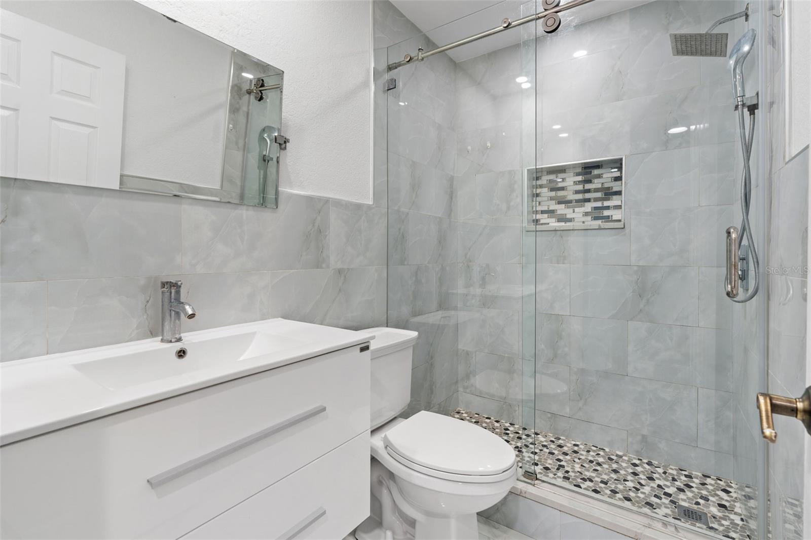 6421 SANTA MONICA DR, TAMPA, FL, 33615