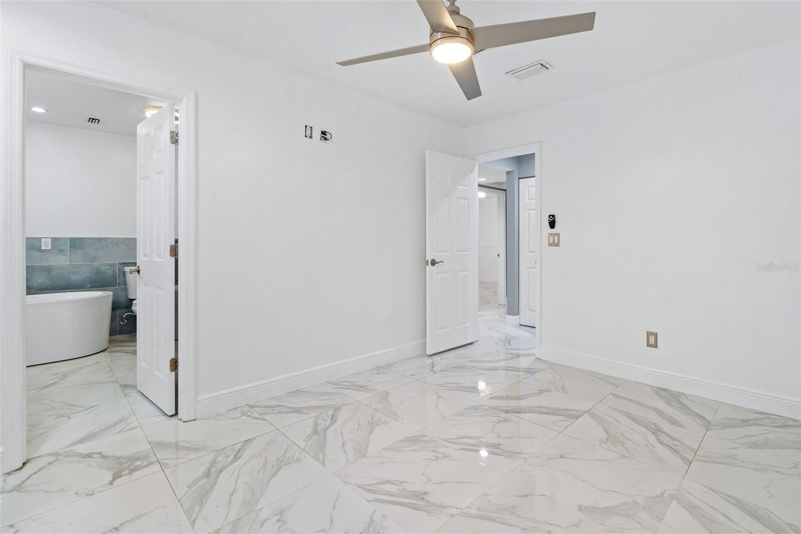 6421 SANTA MONICA DR, TAMPA, FL, 33615