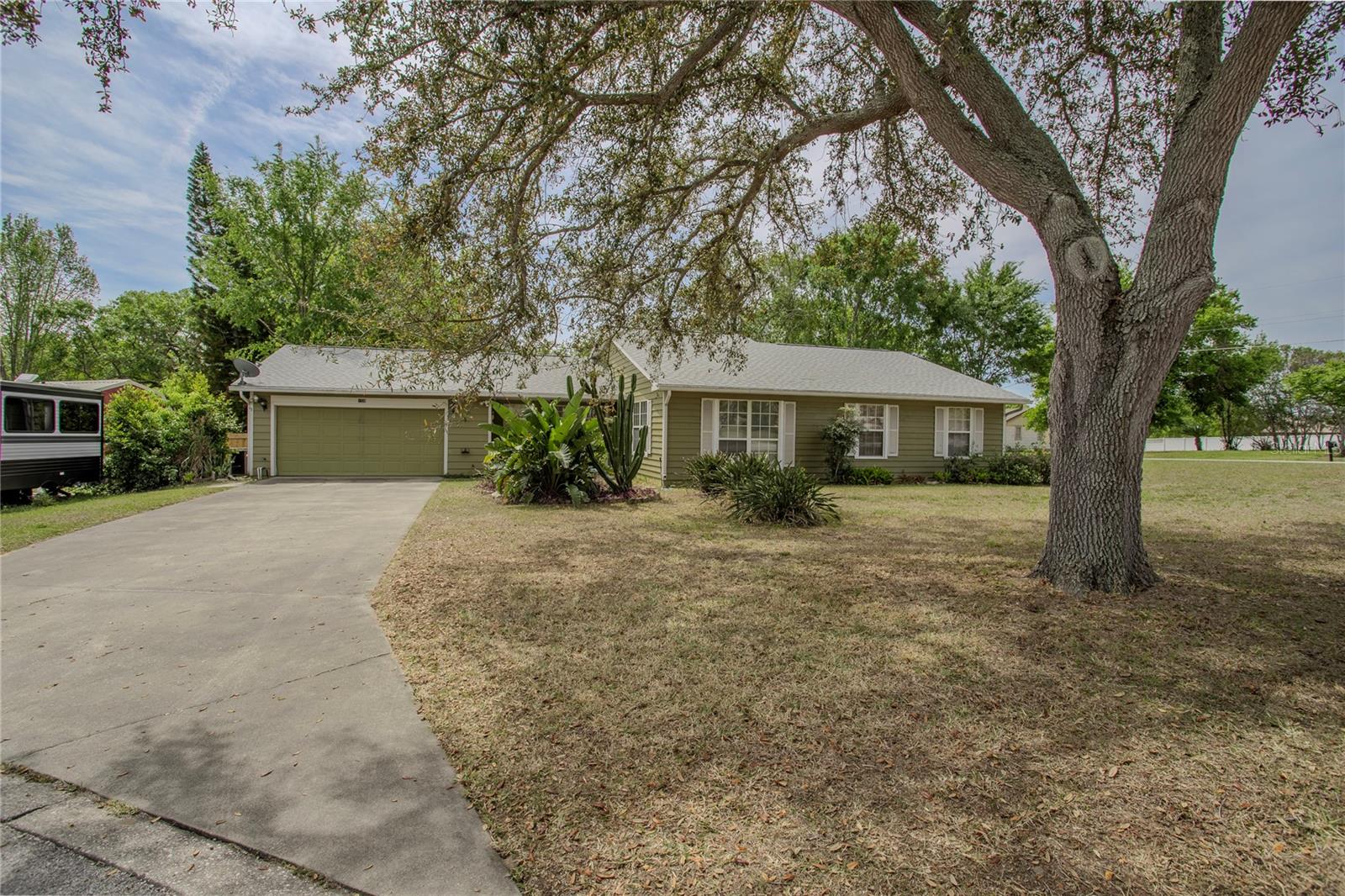 1720 NORTH CT, EUSTIS, FL, 32726