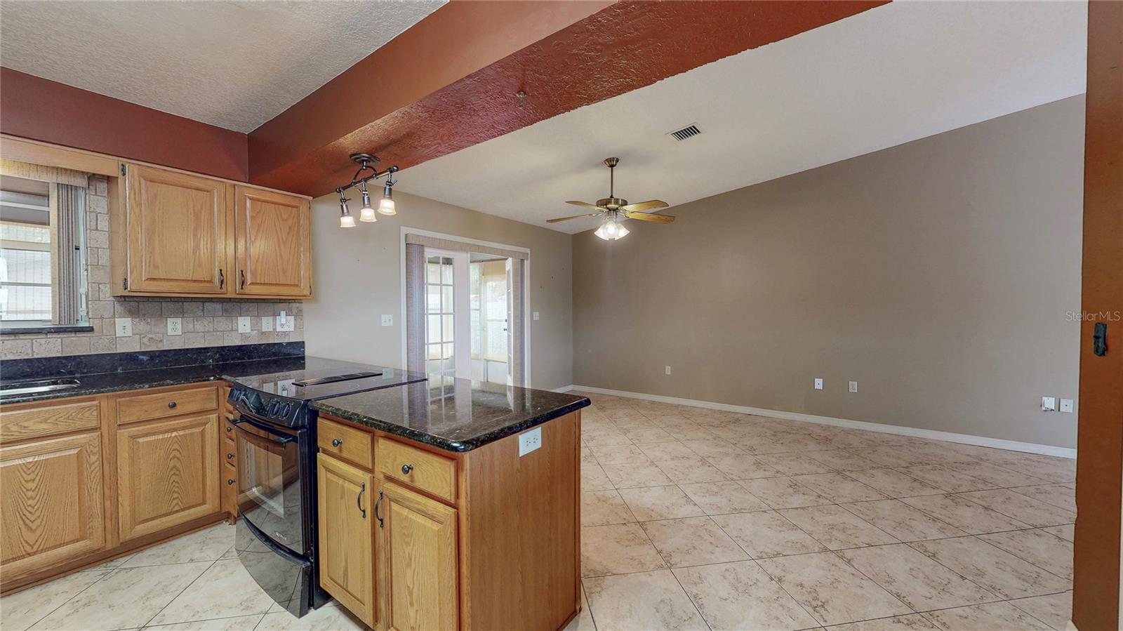 1720 NORTH CT, EUSTIS, FL, 32726