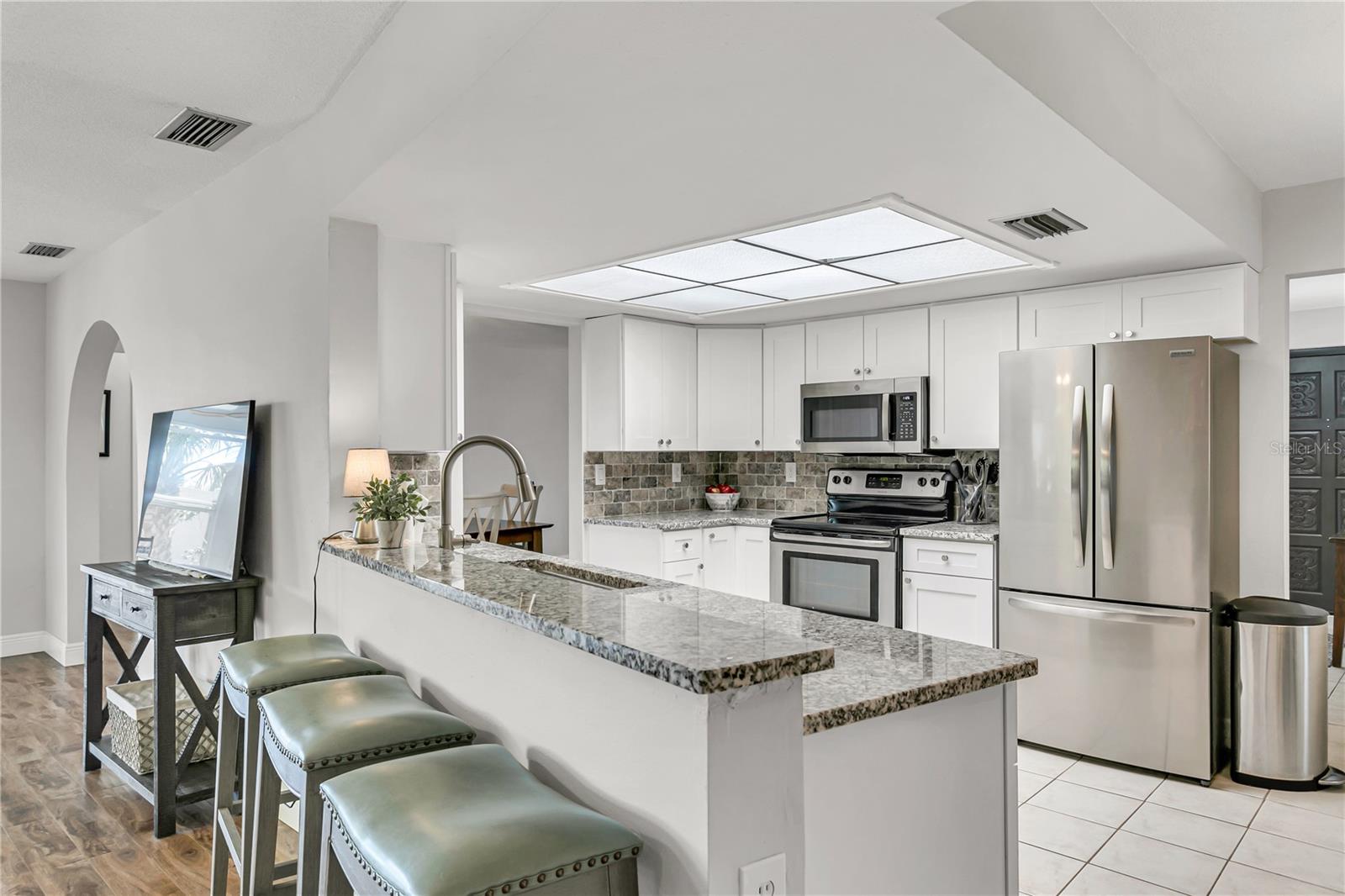 8613 LEONA ST, SEMINOLE, FL, 33772