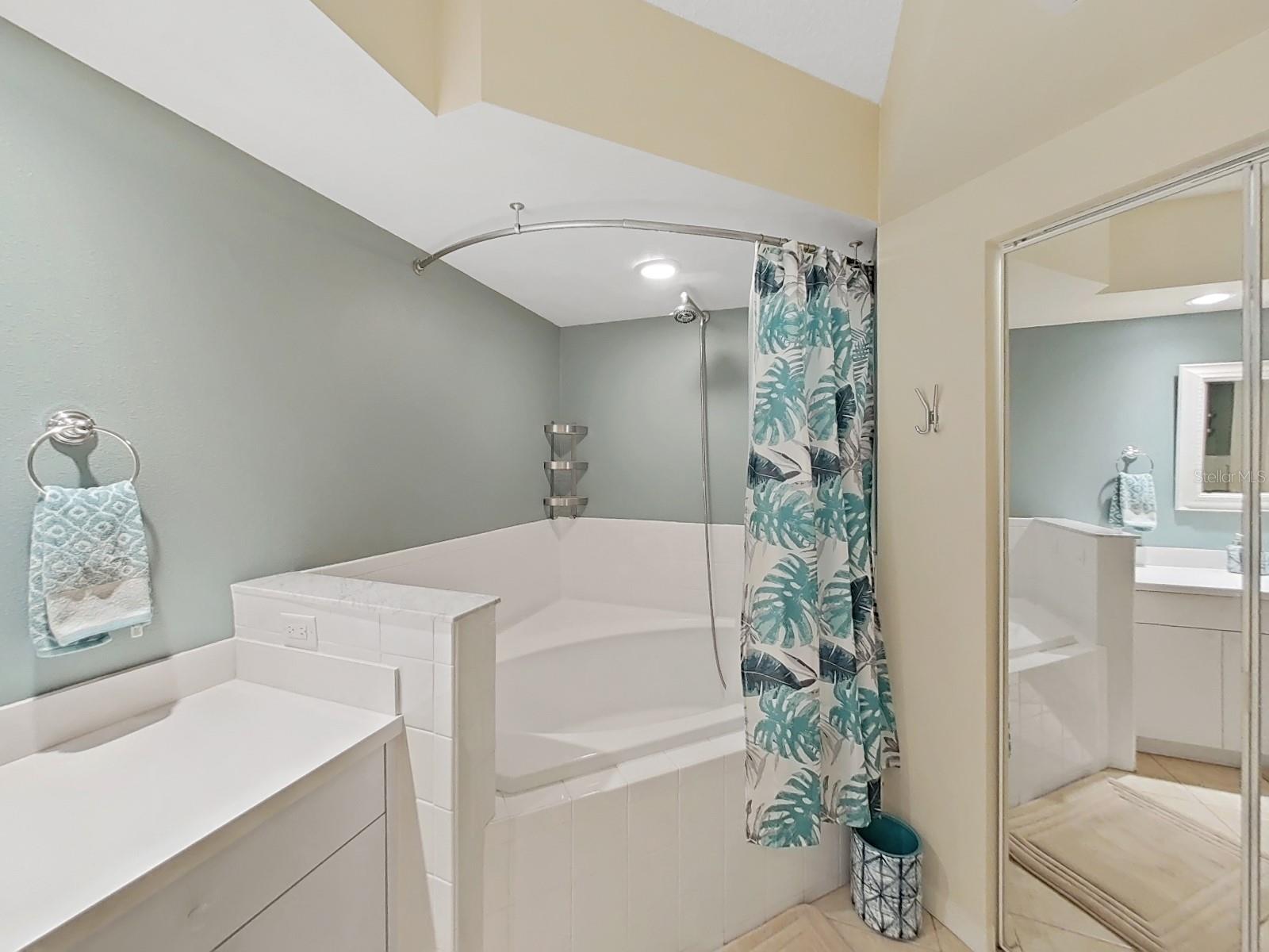6495 SHORELINE DR #8105, SEMINOLE, FL, 33708