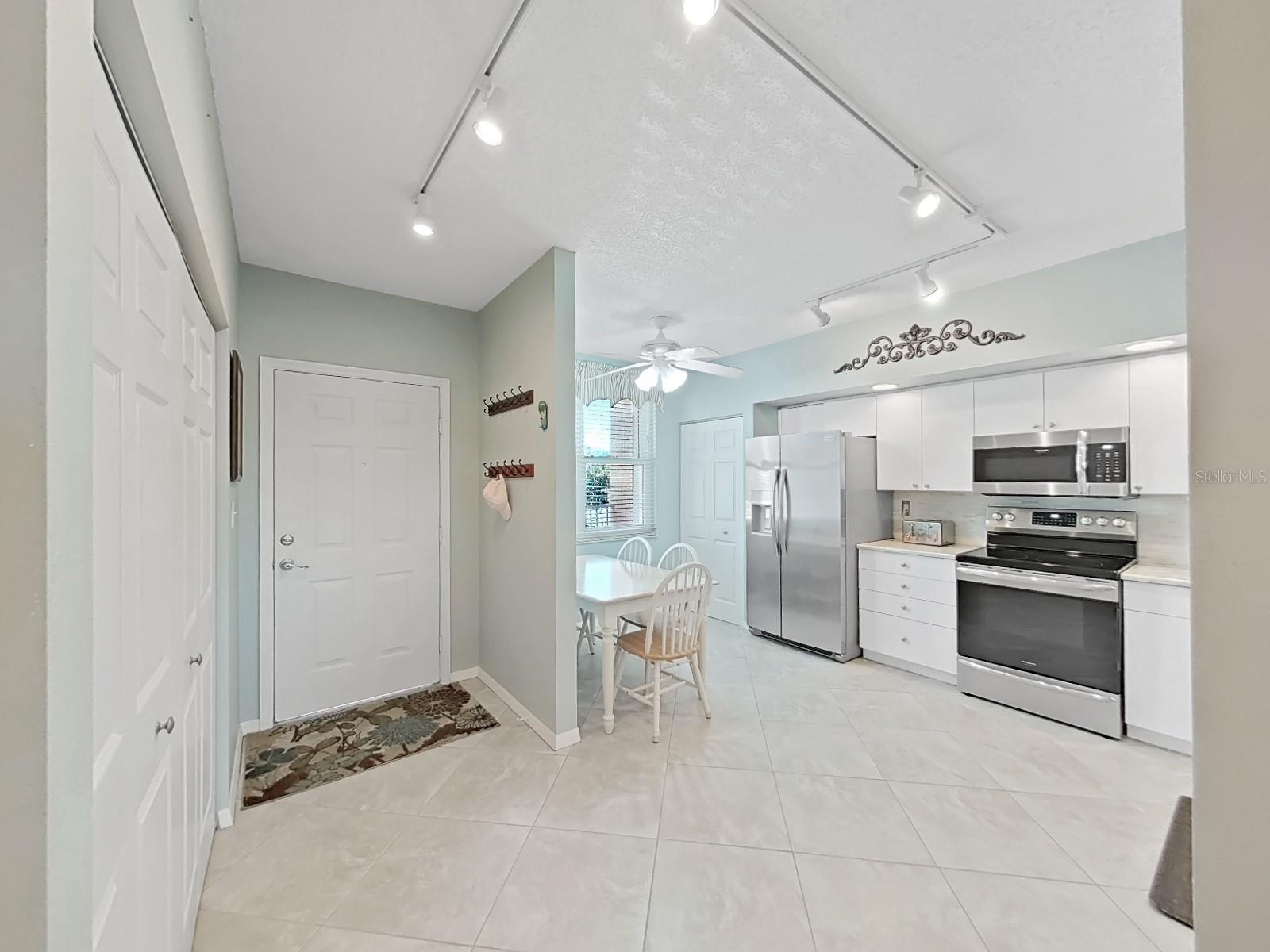 6495 SHORELINE DR #8105, SEMINOLE, FL, 33708