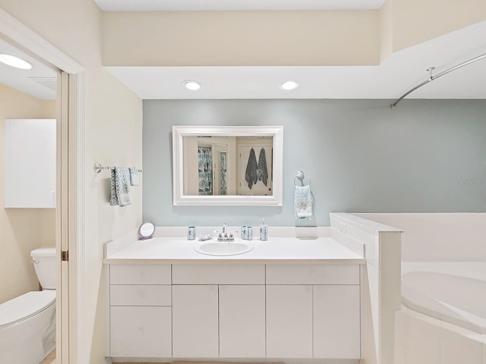 6495 SHORELINE DR #8105, SEMINOLE, FL, 33708