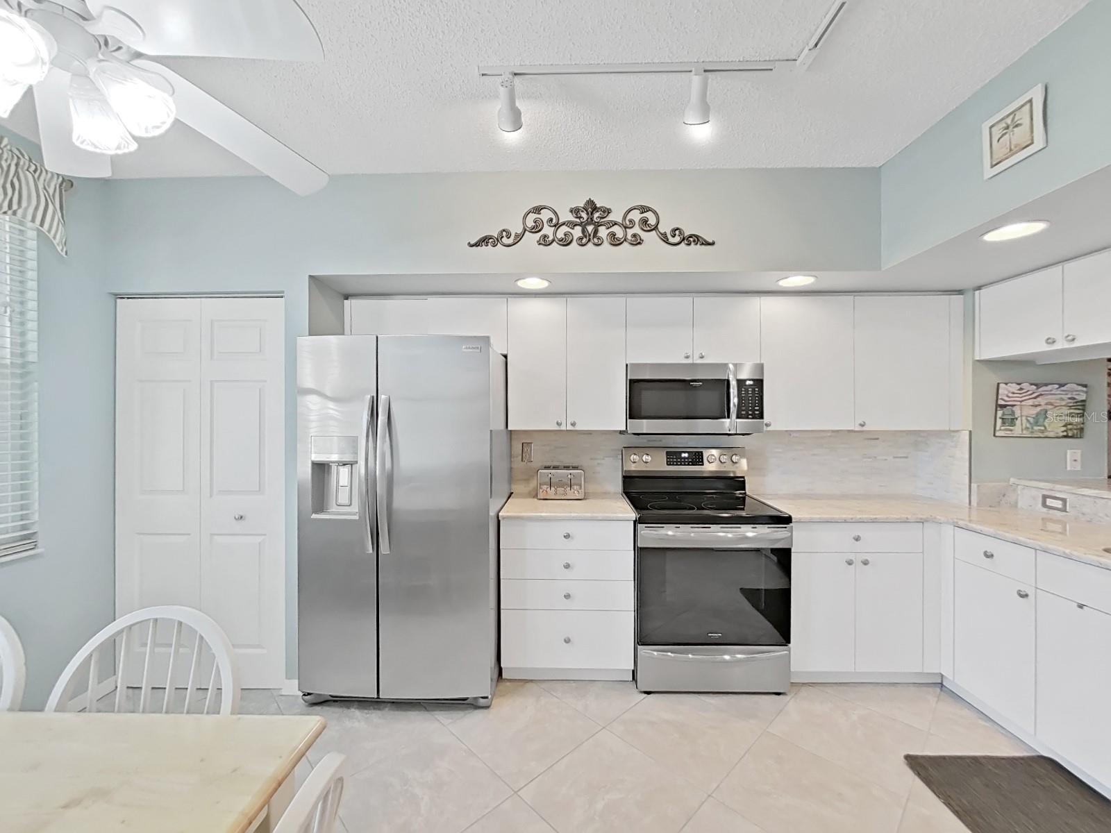 6495 SHORELINE DR #8105, SEMINOLE, FL, 33708