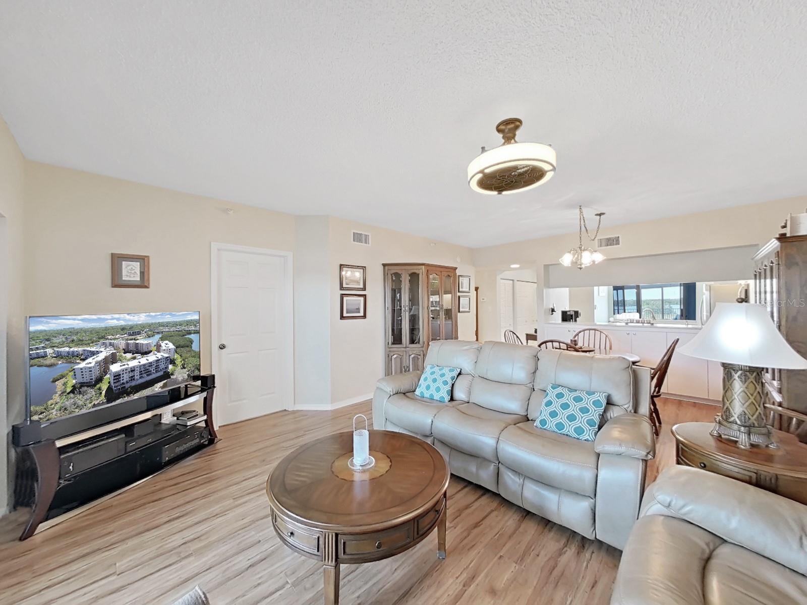 6495 SHORELINE DR #8105, SEMINOLE, FL, 33708