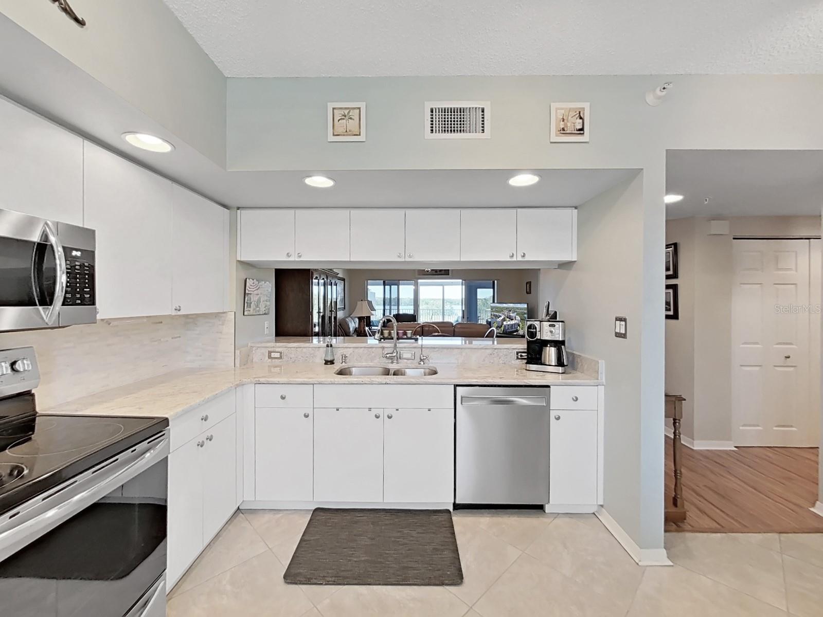 6495 SHORELINE DR #8105, SEMINOLE, FL, 33708