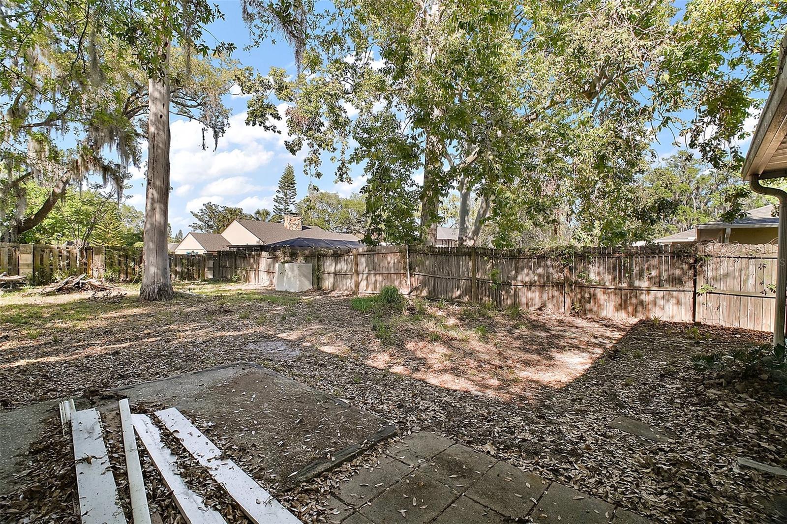 208 PALM WAY, TAVARES, FL, 32778